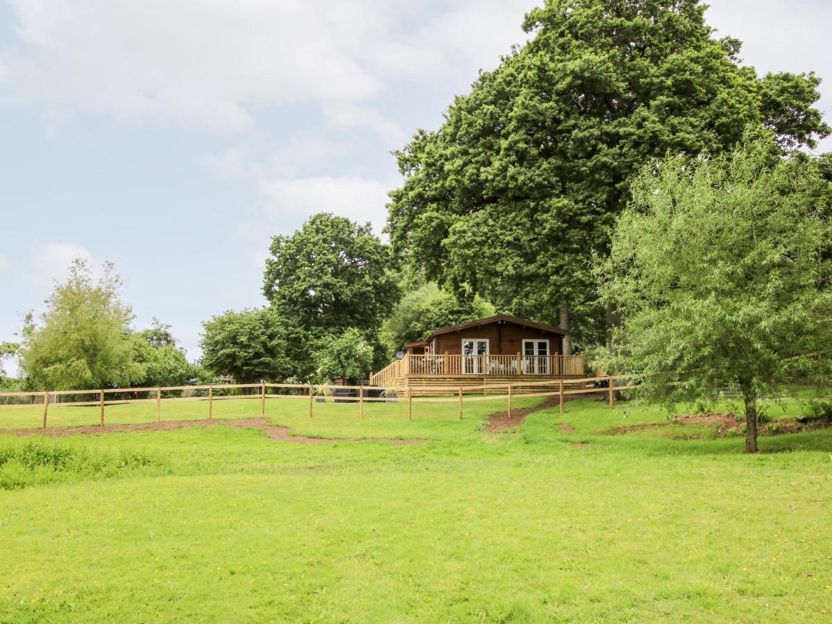 The Log Cabin Tenbury Wells Exterior foto