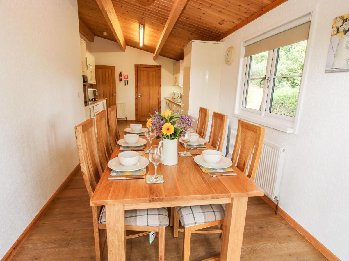 The Log Cabin Tenbury Wells Exterior foto