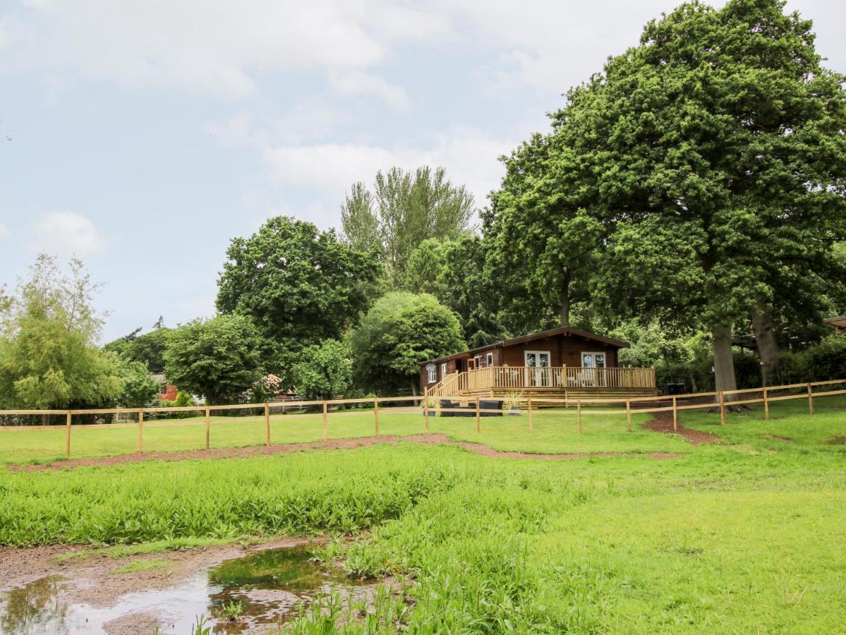 The Log Cabin Tenbury Wells Exterior foto